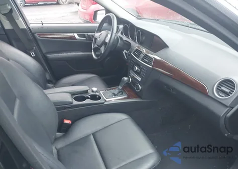 2013 Mercedes-Benz C 300 Luxury 4Matic from USA, damaged, VIN WDDGF8AB5DA832385